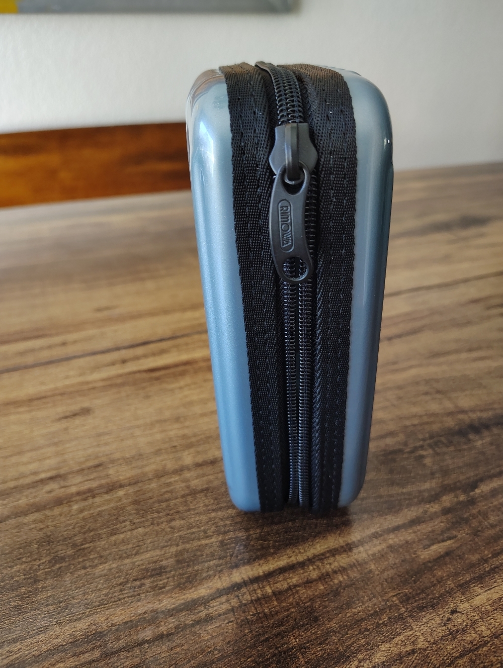 Rimowa Lufthansa First Class Amenity Toiletries Case Metallic  Baby Blue - Picture 3 of 4